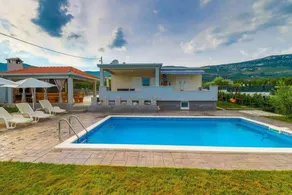 Ferienhaus mit Garten, Pool und Grill - Image 4