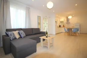 House with terrace, pool & BBQ - Image 4