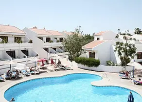Appartamento accogliente e familiare con terrazza, piscina riscaldata e giardino | Vista sulla montagna | Accanto alla spiaggia | Ideale per lavorare da remoto | Sono ammessi animali domestici - Image 4