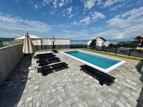 Wohnung mit privatem Pool und Terrasse - Image 4