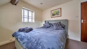 Holiday home with garden & terrace - Image 5