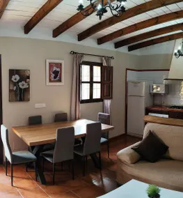 Holiday home with garden, pool & terrace | Mountain view - Image 4