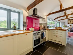 Fully equipped cottage with jacuzzi | Pet-friendly - Image 5