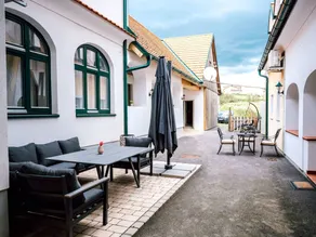 Holiday apartment with terrace, heated pool & barbecue - Image 2