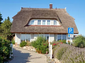 House with terrace, garden & sauna | Lake view - Image 2
