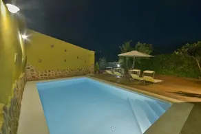 House with terrace, BBQ & private pool | Mountain view - Image 3
