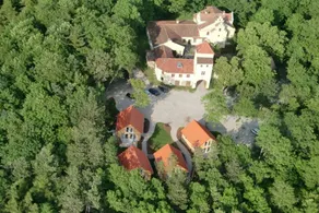 Ferienhaus mit Terrasse, Garten und Pool - Image 3