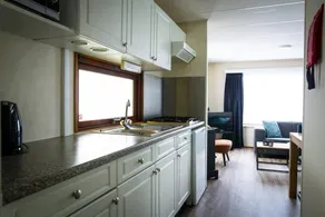 Lovely chalet with terrace, pool & garden - Image 3