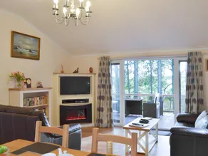 Cottage with garden | River view - Image 3