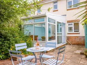 Cottage with garden - Image 2