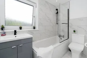 Family-friendly holiday home - Image 5