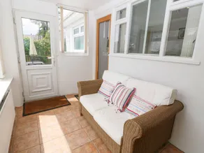 Child-friendly beautiful cottage with garden | Beach view | Pets allowed - Image 3