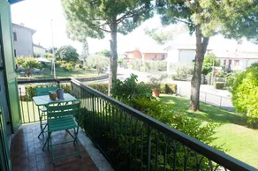 Appartamento con giardino | Vista sul giardino - Image 2