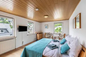 Flat with garden & terrace | Garden view - Image 4
