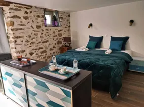 Holiday Home “Le Duo du Domaine de l’Epinay” with Private Terrace, Garden & Wi-Fi - Image 4