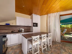 Charming flat with terrace, garden & barbecue - Image 4