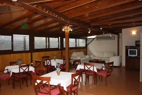 A&H Suites Internacional Madrid - Image 3