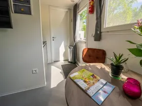 Chalet with terrace & garden - Image 5