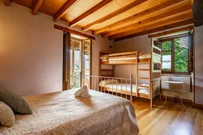 Familienorientiertes wunderschönes Privatzimmer mit Garten, Terrasse und Grill | Bergblick | Hunde erlaubt - Image 3