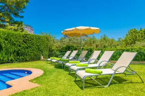 Child-friendly villa with BBQ, garden & private pool - Image 5