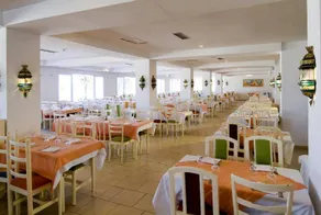 Bousten Long Beach Club - Image 5