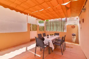 House with garden, terrace & heated pool - Image 3