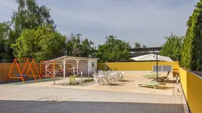 Holiday apartment with garden, BBQ & pool - Image 4
