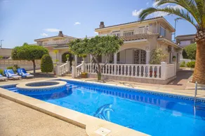 Children-friendly nice villa with private pool, terrace & garden | Mountain view - Image 2