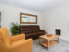 Cottage with garden - Image 4
