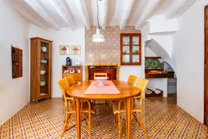 Holiday Home 'Linda' with Private Terrace, Balcony and Wi-Fi - Image 4