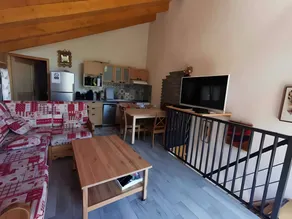 Family-oriented holiday home with barbecue & terrace | Mountain view - Image 2