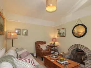 Cottage with garden - Image 3