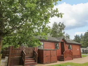 Cottage with garden - Image 2
