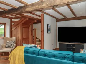 Child-friendly cottage with terrace & garden | Dogs allowed - Image 3