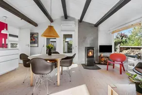 Holiday home with terrace & barbeque - Image 5