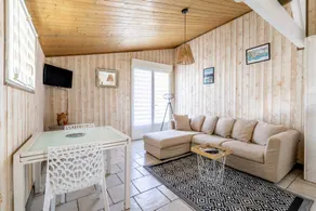 Holiday home with garden & terrace | Garden view - Image 5