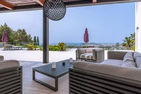 Familienfreundliche Villa mit Pool, Garten und Whirlpool | Panoramablick - Image 4