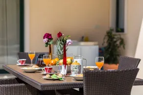Villa with garden, private pool & terrace | Mountain view - Image 3