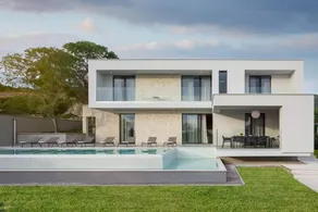 Fully equipped lovely villa with garden | Pet-friendly - Image 2