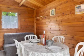 Spettacolare campeggio adatto alle famiglie con barbecue, piscina e giardino | Vista sul giardino | Ammette animali domestici - Image 4