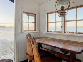 Fully equipped charming holiday home with terrace, garden & BBQ | Water view | Suitable for remote work - Image 4