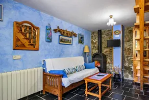 Casa vacacional con jardín y barbacoa | Vistas a la montaña - Image 2