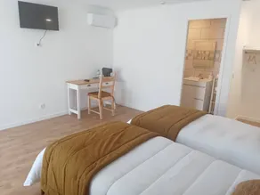 Chambre privée avec terrasse, jardin et internet haut débit | Vue montagne - Image 2