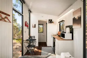 Luminous Tiny House Perfect for Water and Winter Sports in Victoria, Australia - Image 5