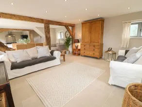Cottage with garden - Image 4