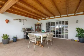 House with barbeque, garden & private pool | Garden view - Image 3