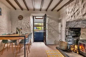 Spacious cottage with garden, BBQ & hot tub | Water view - Image 5