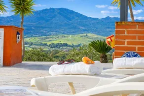 Cottage with garden, barbeque & terrace | Mountain view - Image 2