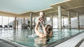Wohnung mit Terrasse, Pool und Garten - Image 4