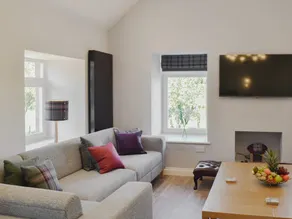 Family-friendly beautiful cottage with barbecue & garden | River view | Dogs allowed - Image 3